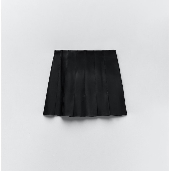 NWT Zara Faux Leather Mini Skirt with Box Pleats - Picture 3 of 10